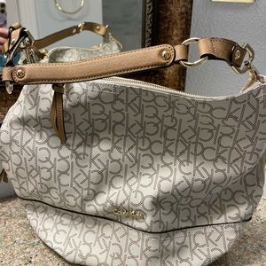 Calvin Klein medium black 🤍🤎